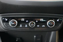 Opel Crossland 1,2 Turbo Business Edition in weiss - normal