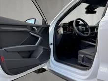 Audi A3 Sportback 30 TFSI in Arkonaweiss