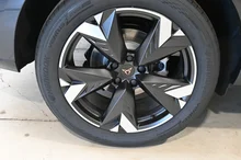 CUPRA Terramar 1.5 e-TSI 150 PS DSG in Tambora-Grau Metallic