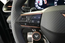 CUPRA Terramar 1.5 e-TSI 150 PS DSG in Tambora-Grau Metallic