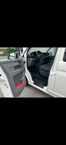 VW Transporter Kombi TDI in candyweiß