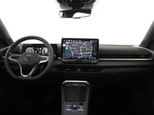 VW T-Roc Style eTSI DSG in Flame Red Dach Black Uni