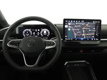VW T-Roc Style eTSI DSG in Flame Red Dach Black Uni