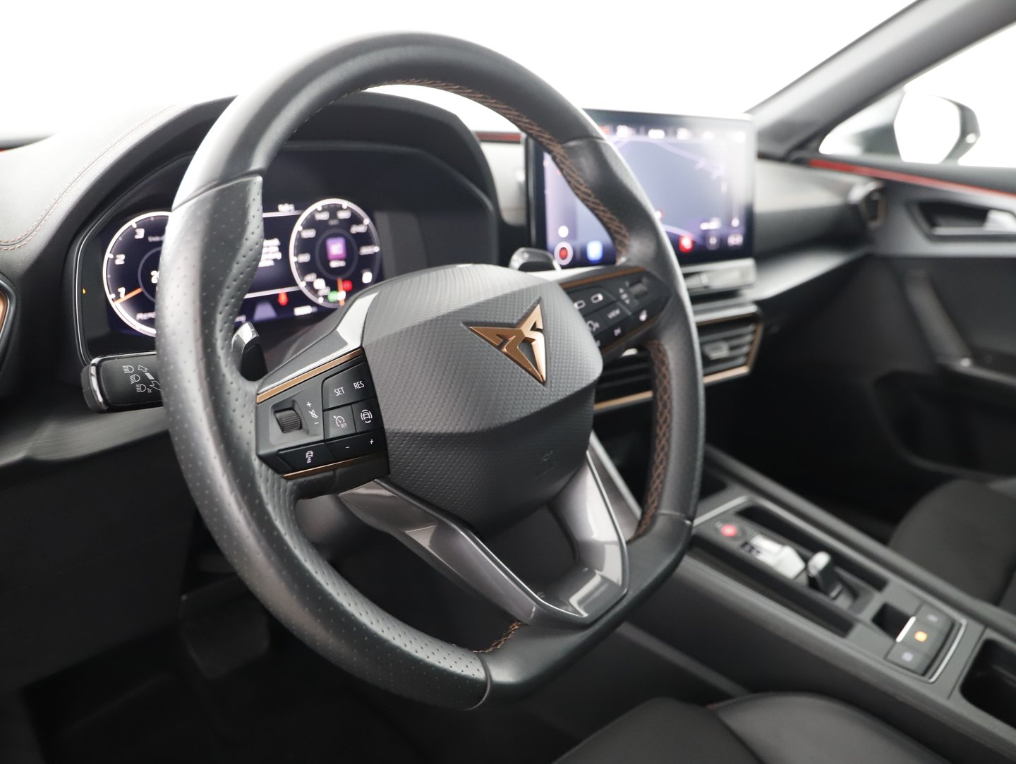 CUPRA Formentor 2.0 TDI 150 PS DSG 4Drive | Bild 6 von 17