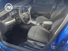 Škoda Octavia Combi Selection TSI mHEV DSG in Race-Blau Metallic