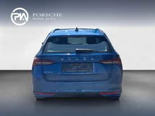 Škoda Octavia Combi Selection TSI mHEV DSG in Race-Blau Metallic
