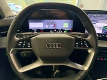 Audi Q3 TDI 110 kW  intense in Mythosschwarz Metallic