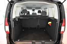 VW Caddy TDI 4MOTION in Deepblack Perleffekt