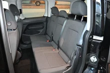 VW Caddy TDI 4MOTION in Deepblack Perleffekt