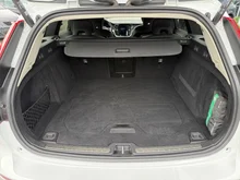 Volvo V60 Cross Country Pro AWD in weiß