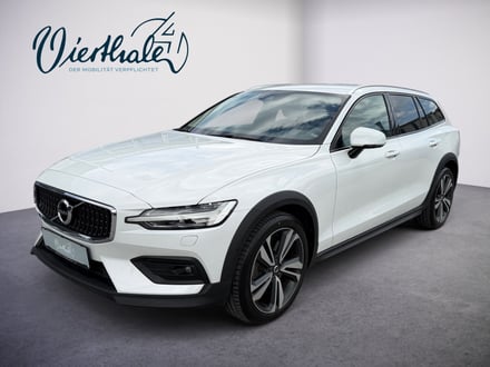 Volvo V60 Cross Country Pro AWD