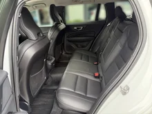 Volvo V60 Cross Country Pro AWD in weiß