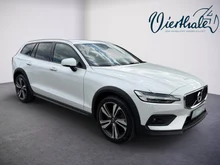 Volvo V60 Cross Country Pro AWD in weiß