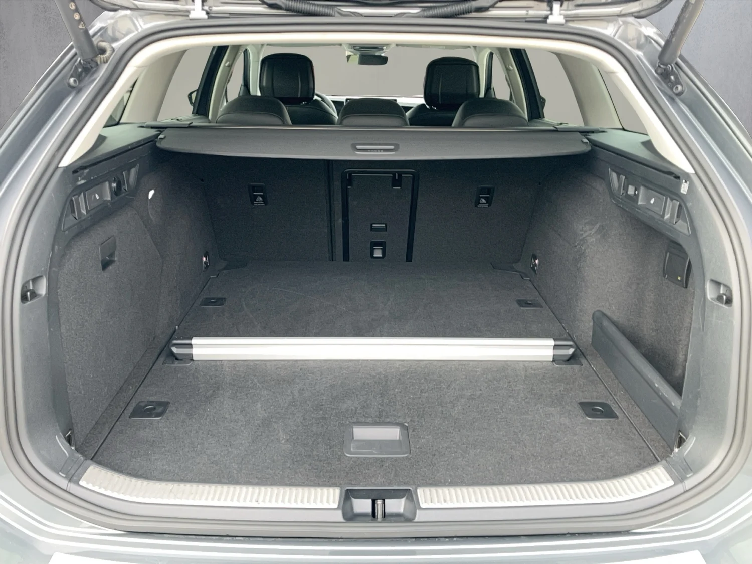 Bild eines VW Passat Variant Business TDI DSG