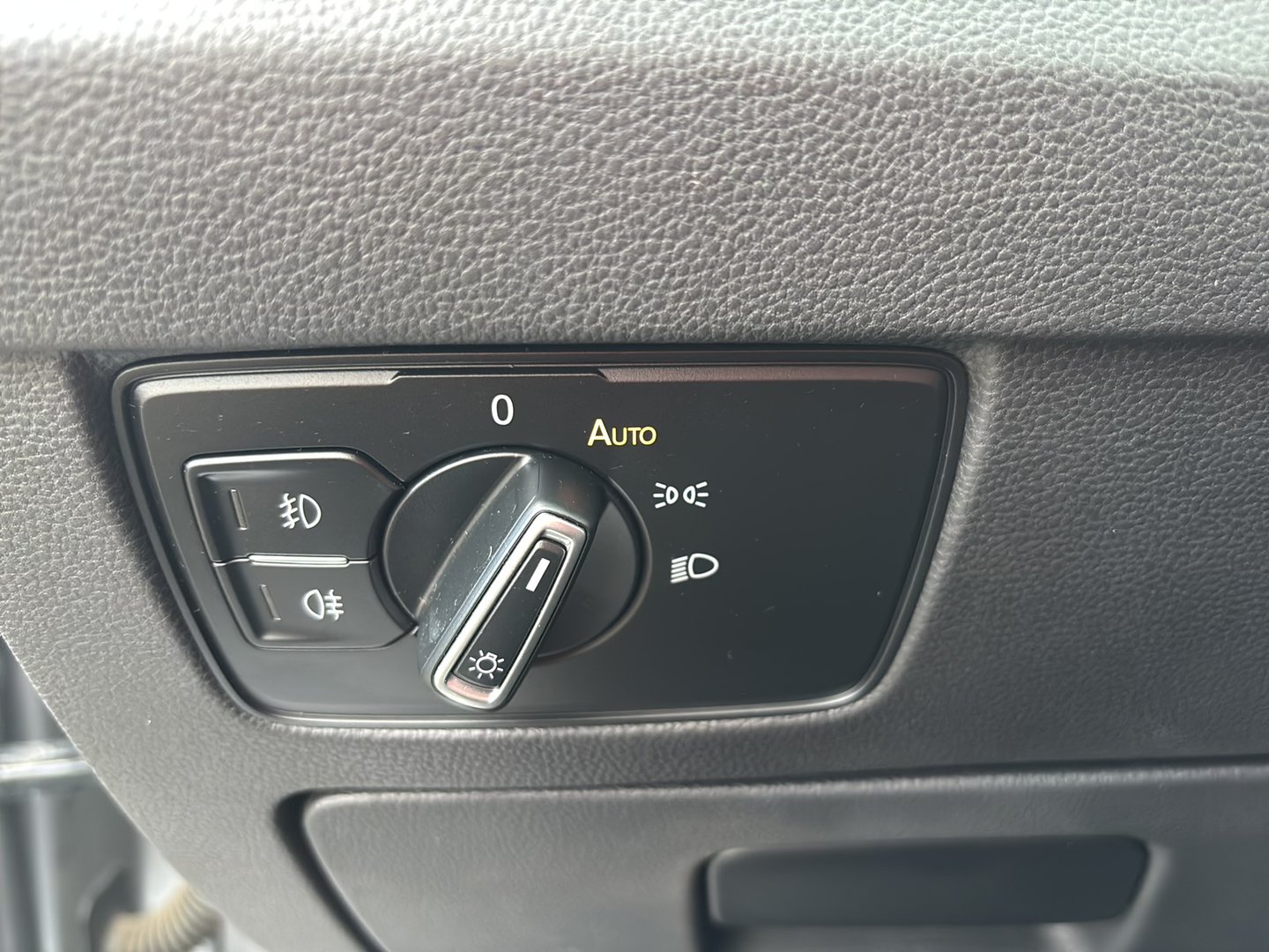 VW Passat Variant Elegance TDI DSG | Bild 10 von 31