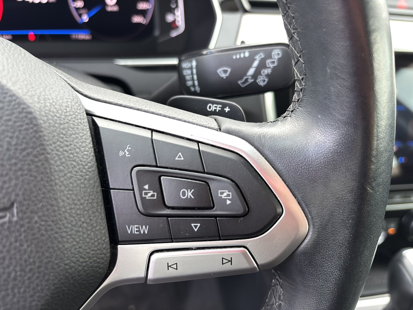 VW Passat Variant Elegance TDI DSG | Bild 17 von 31