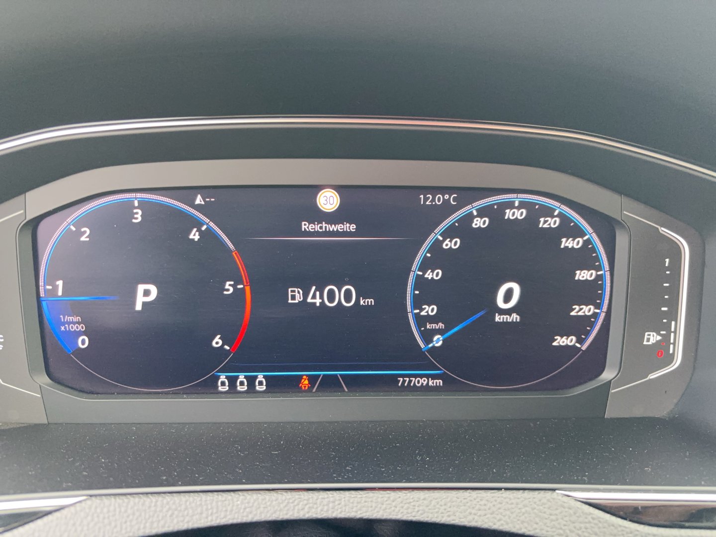 VW Passat Variant Elegance TDI DSG | Bild 15 von 31