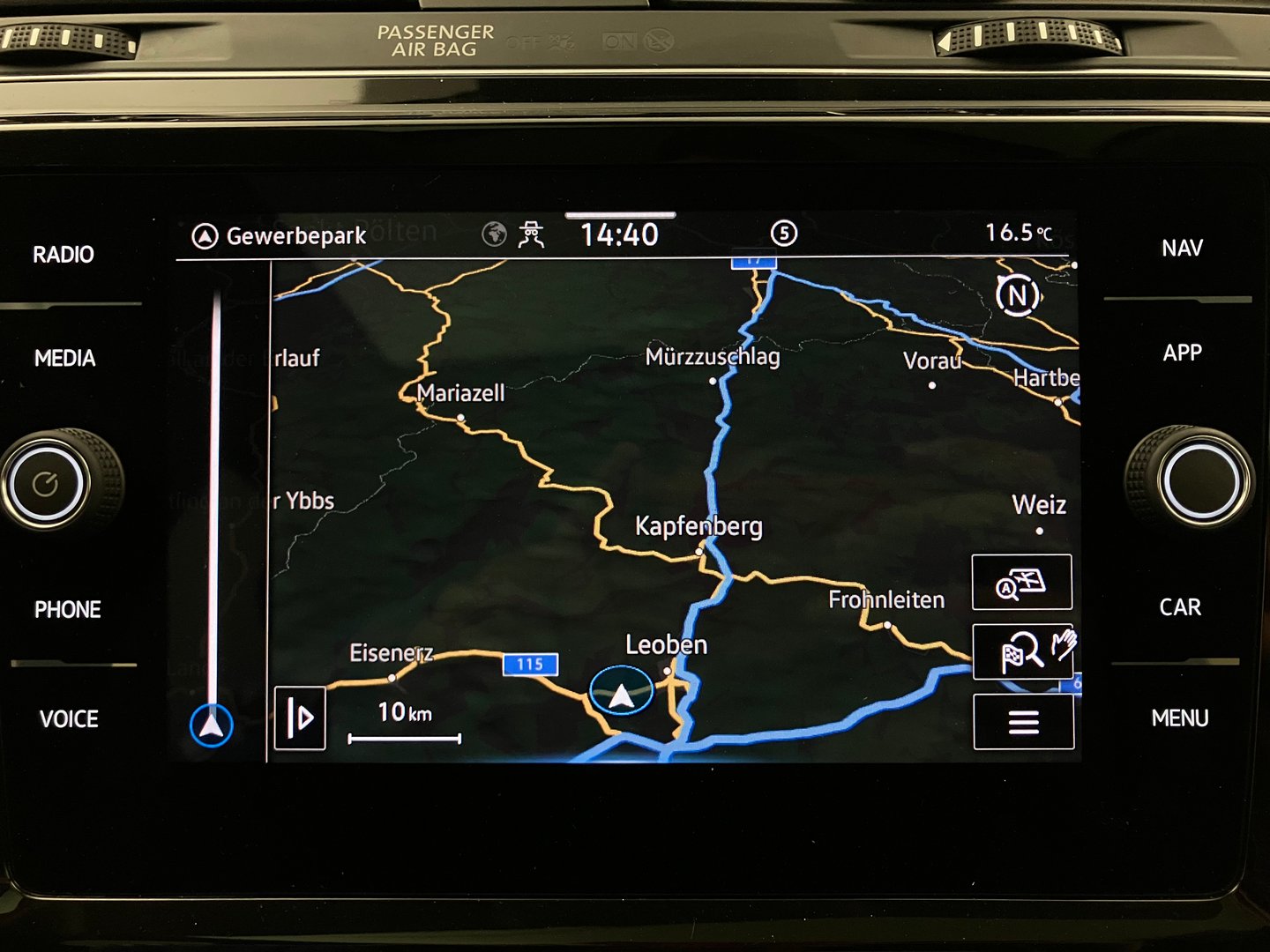 VW Touran Highline TDI SCR DSG | Bild 18 von 33