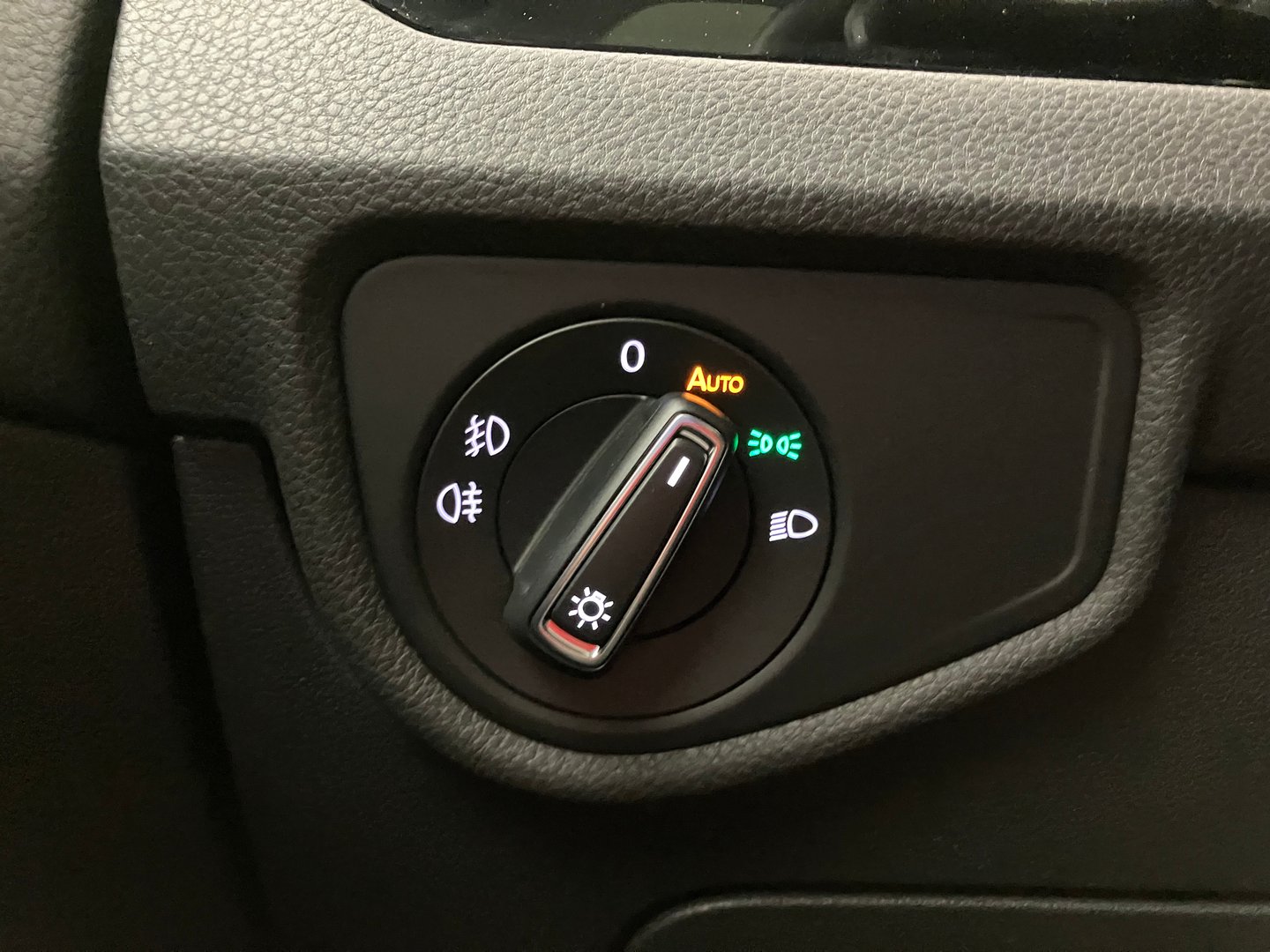 VW Touran Highline TDI SCR DSG | Bild 10 von 33