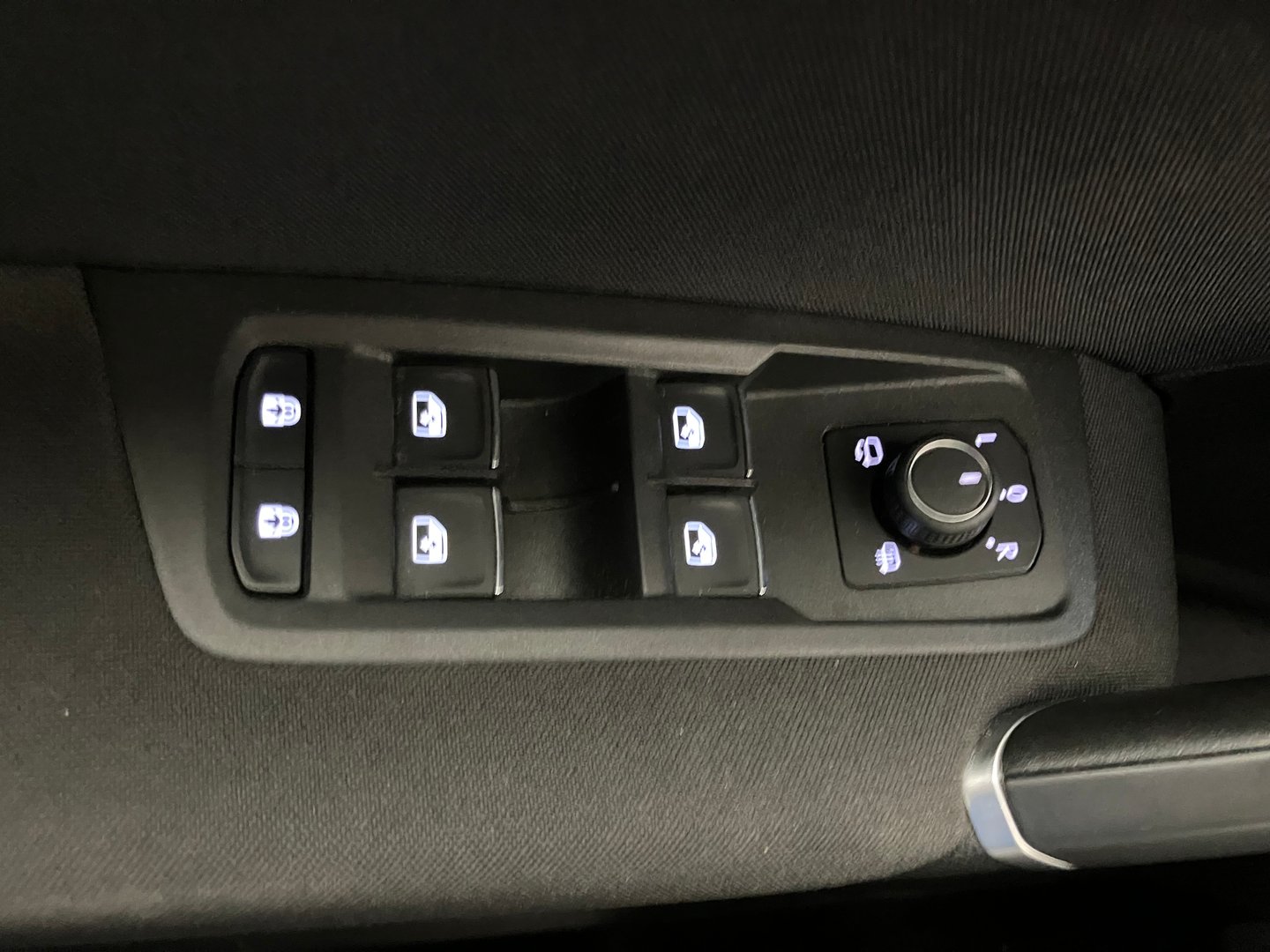 VW Touran Highline TDI SCR DSG | Bild 9 von 33