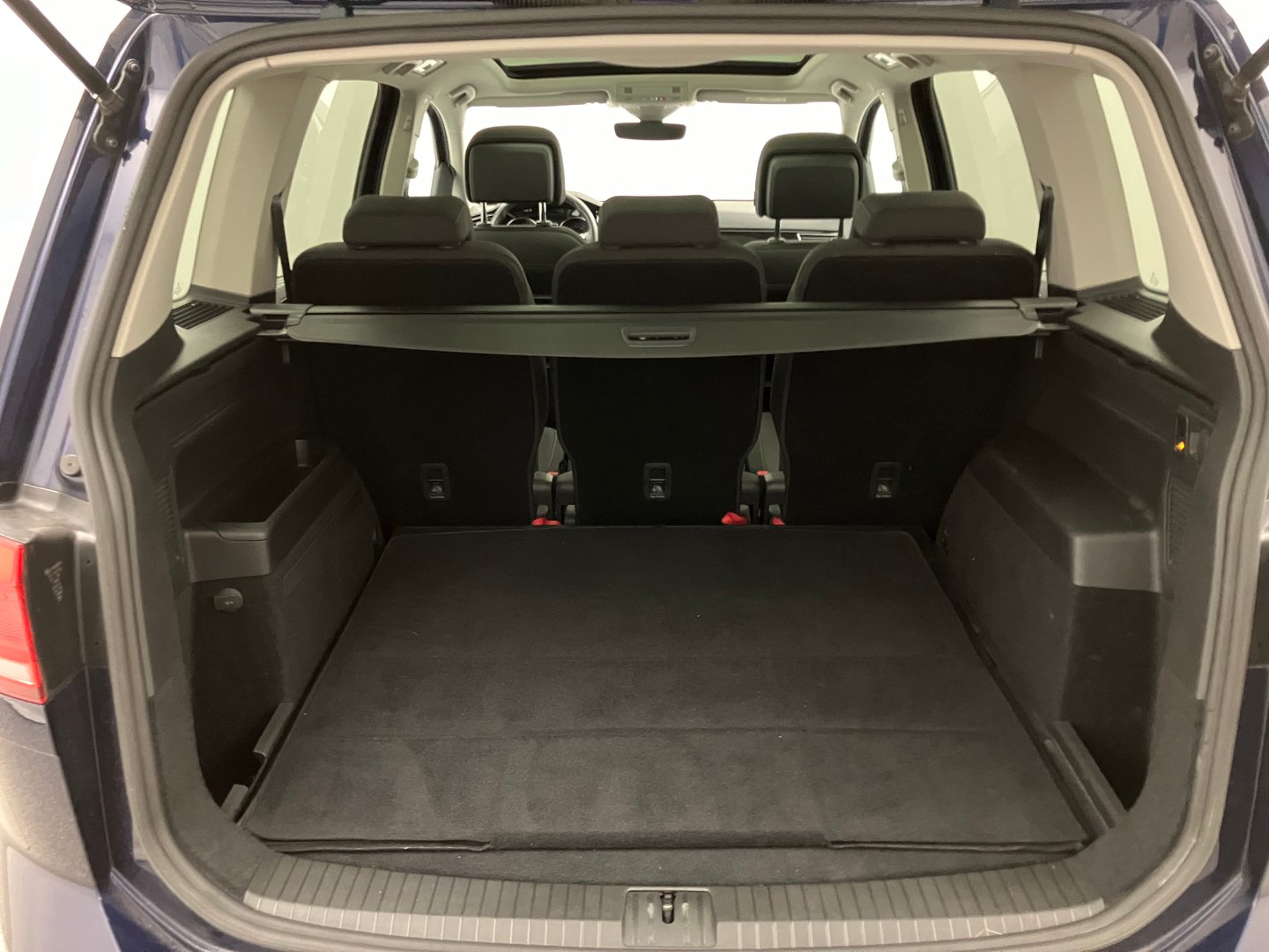 VW Touran Highline TDI SCR DSG | Bild 29 von 33