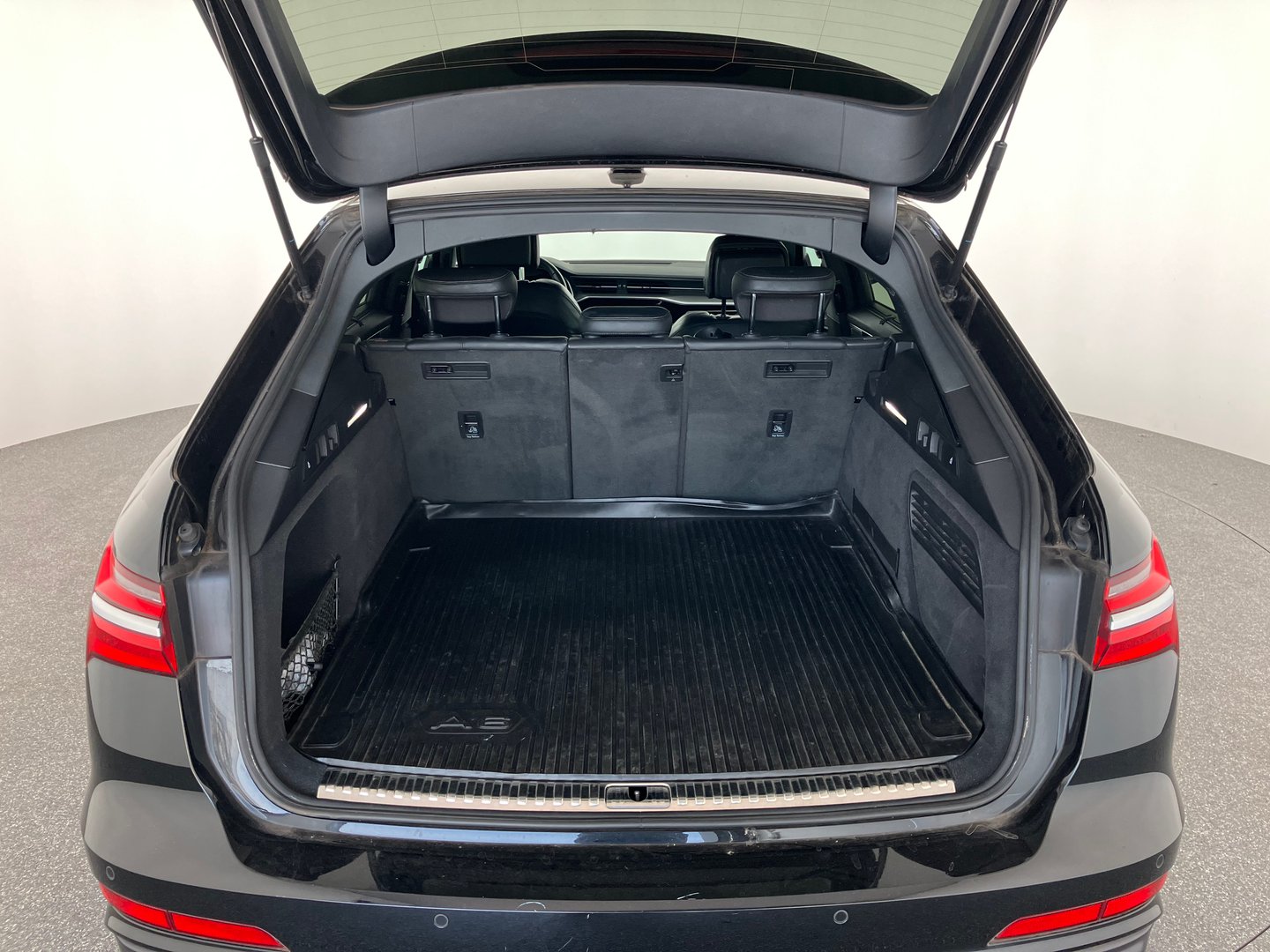 Audi A6 Avant 40 TDI quattro Sport | Bild 15 von 18