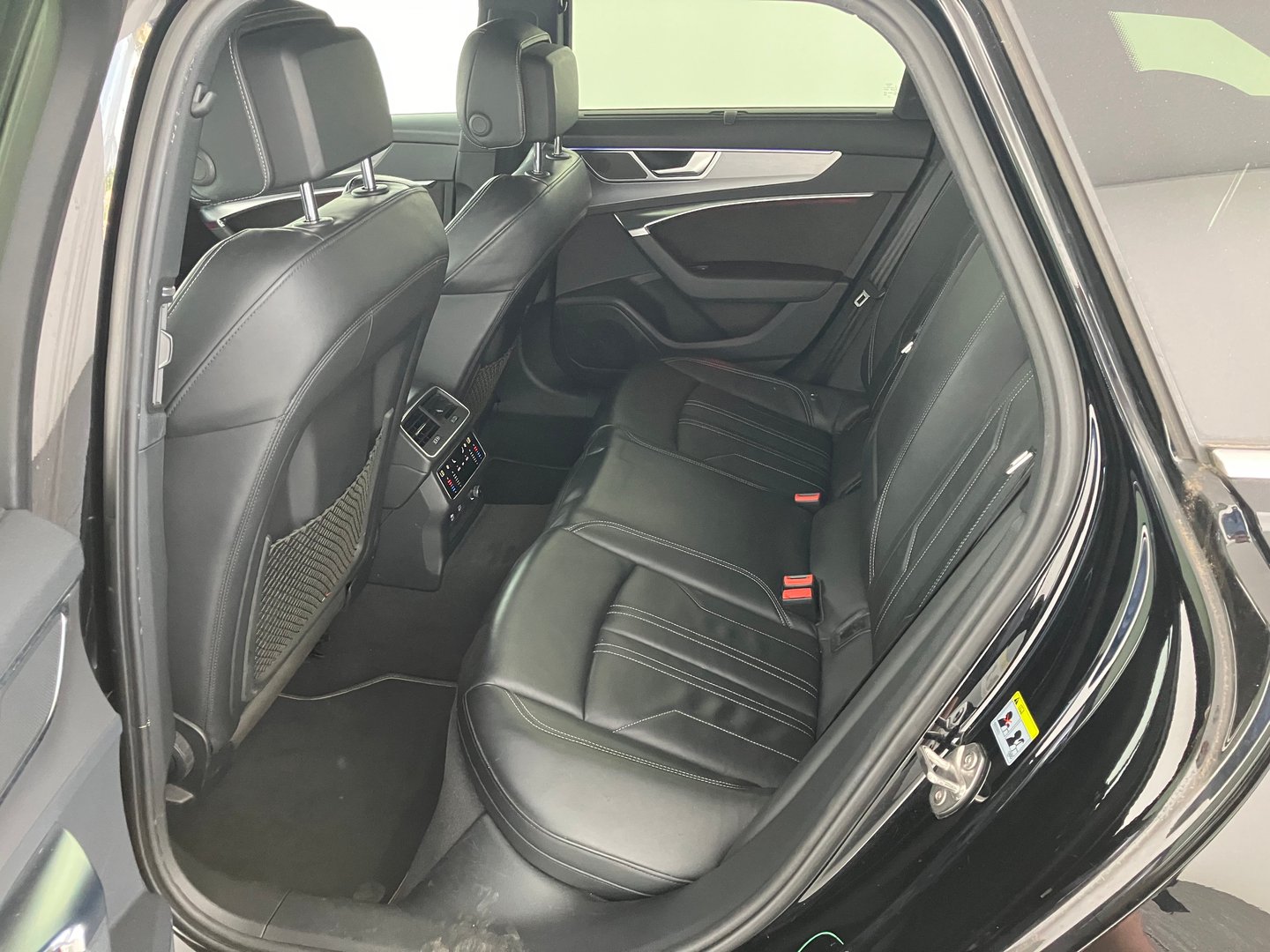Audi A6 Avant 40 TDI quattro Sport | Bild 14 von 18