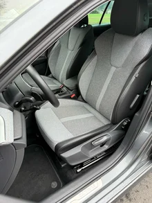 Škoda Octavia Combi Selection TSI mHEV DSG in 5X Graphite Grau Metallic