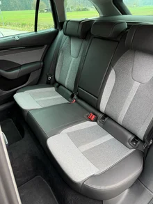 Škoda Octavia Combi Selection TSI mHEV DSG in 5X Graphite Grau Metallic