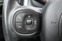 Fiat Panda 1,2 69 4x2 Cross in hellblau - normal