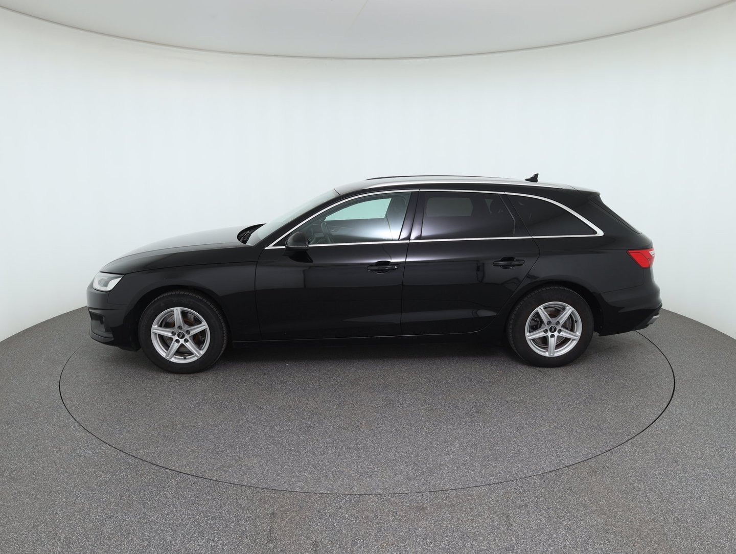 Audi A4 Avant 30 TDI | Bild 8 von 33
