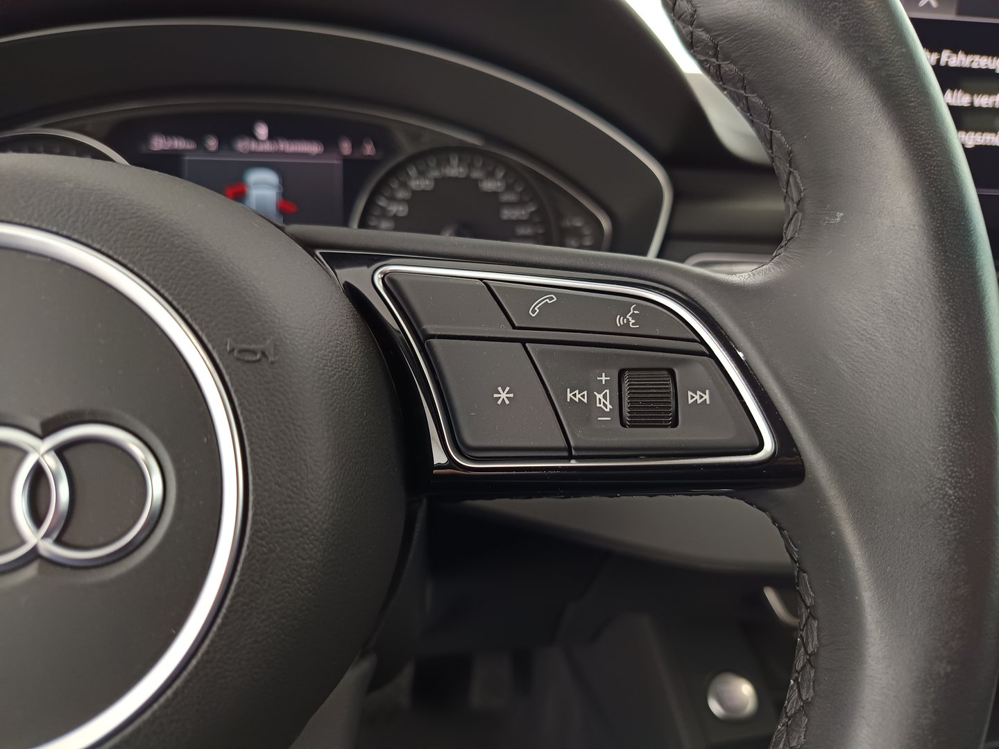 Audi A4 Avant 30 TDI | Bild 18 von 33