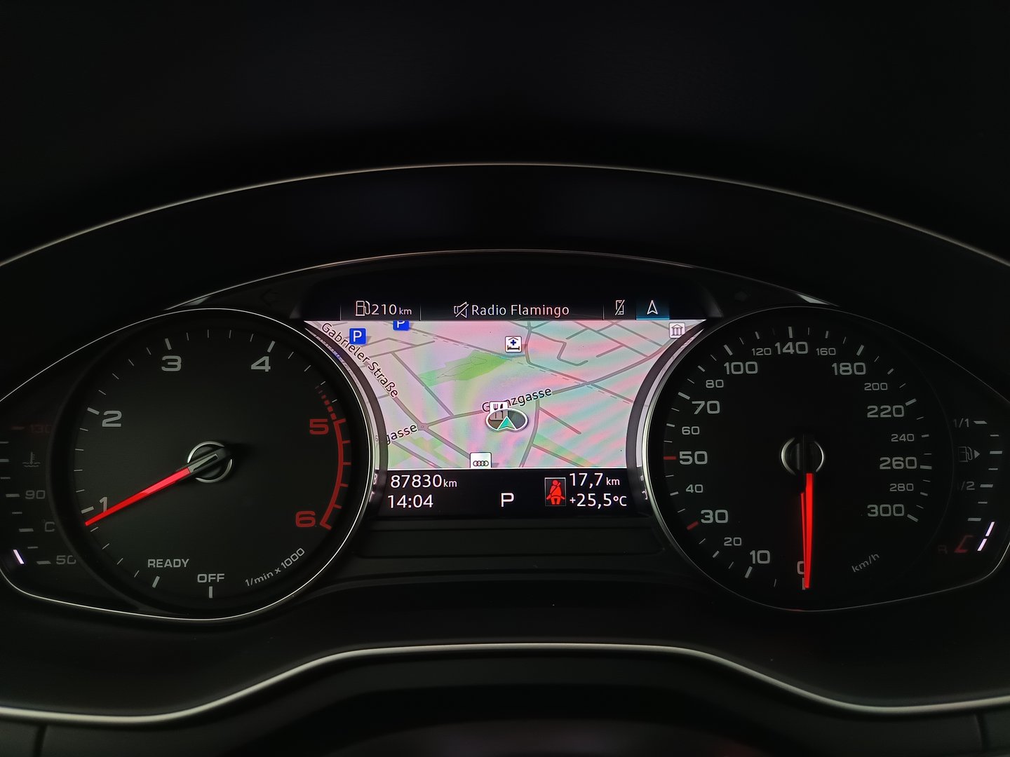 Audi A4 Avant 30 TDI | Bild 15 von 33