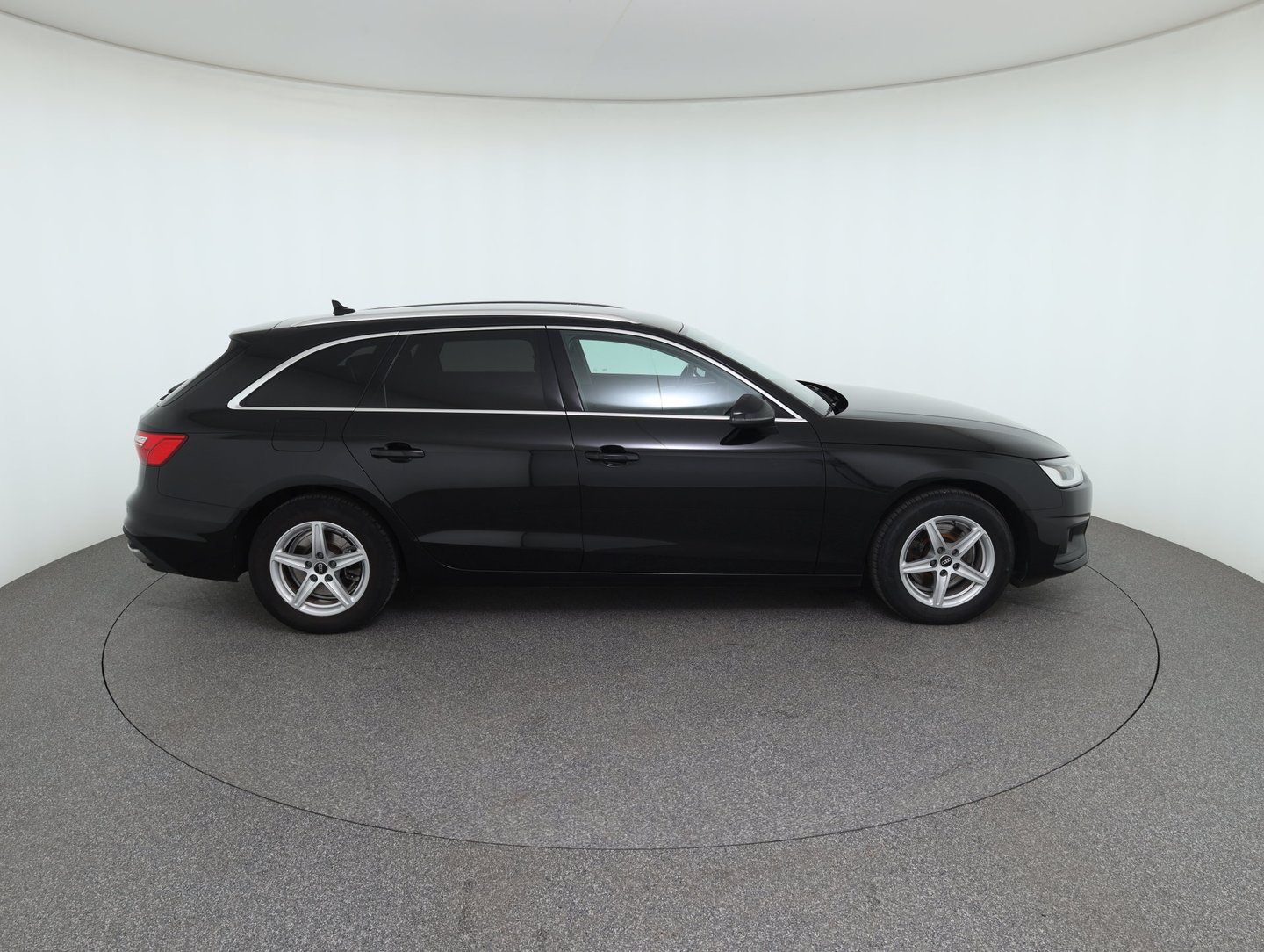 Audi A4 Avant 30 TDI | Bild 4 von 33