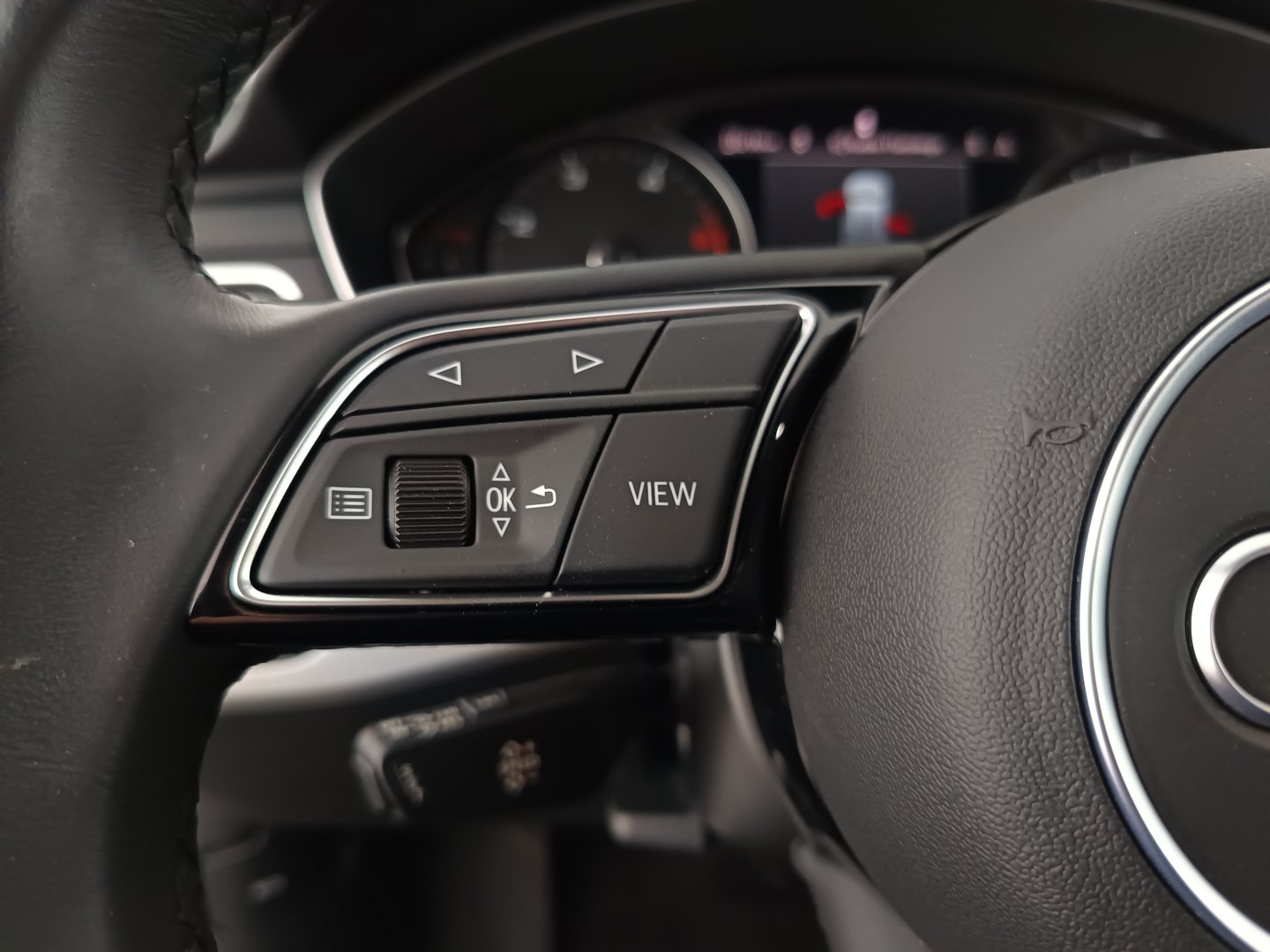Audi A4 Avant 30 TDI | Bild 16 von 33