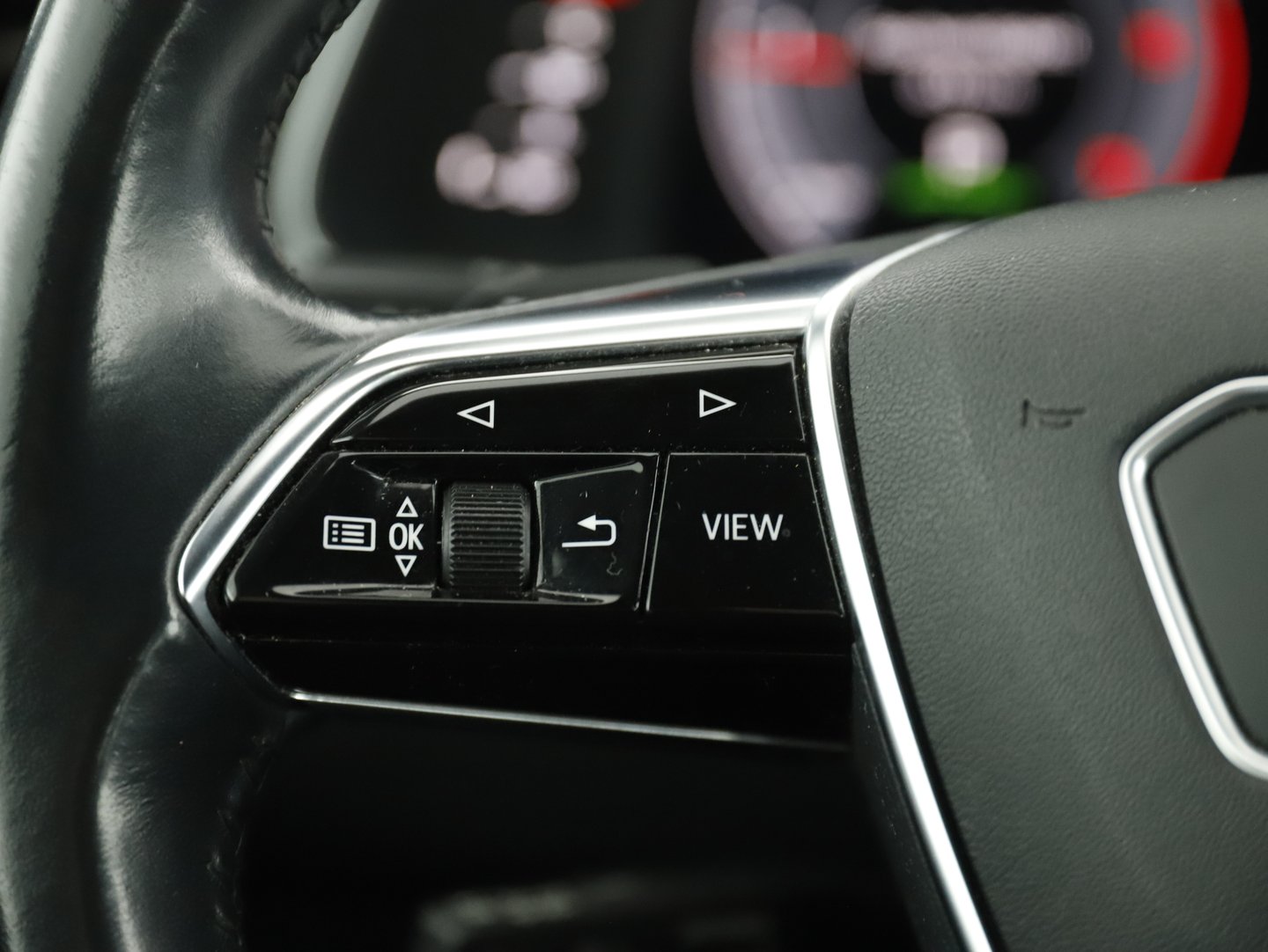 Audi A6 Avant 40 TDI quattro Design | Bild 17 von 30