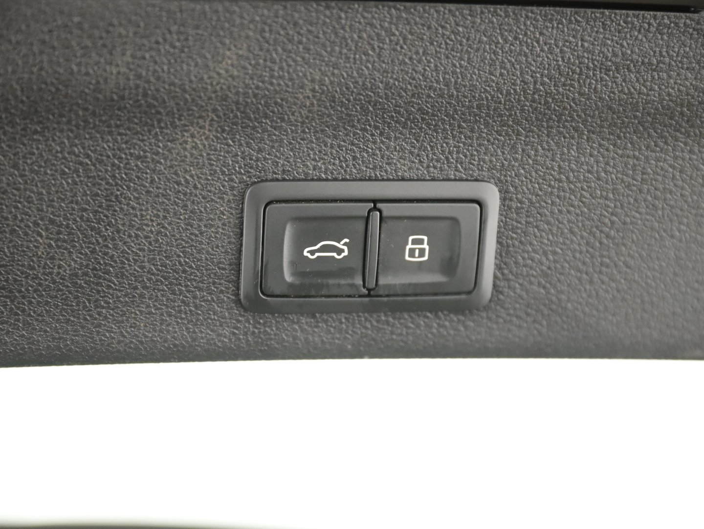 Audi A6 Avant 40 TDI quattro Design | Bild 13 von 15