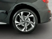 Audi A3 Sportback 30 TFSI in Brillantschwarz
