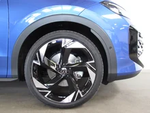 VW T-Roc R-Line eTSI DSG in Celestial Blue Dach Black Uni