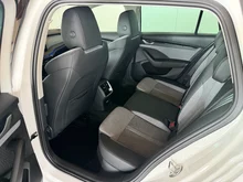 Škoda Octavia Combi Selection TDI in 9P Candy-Weiss