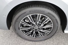 VW Multivan Business eHybrid 180 kW 4MOTION in Monosilber Metallic