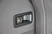 VW Multivan Business eHybrid 180 kW 4MOTION in Monosilber Metallic