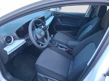 SEAT Ibiza Reference Edition 1.0 80PS in B4 Candy-Weiß