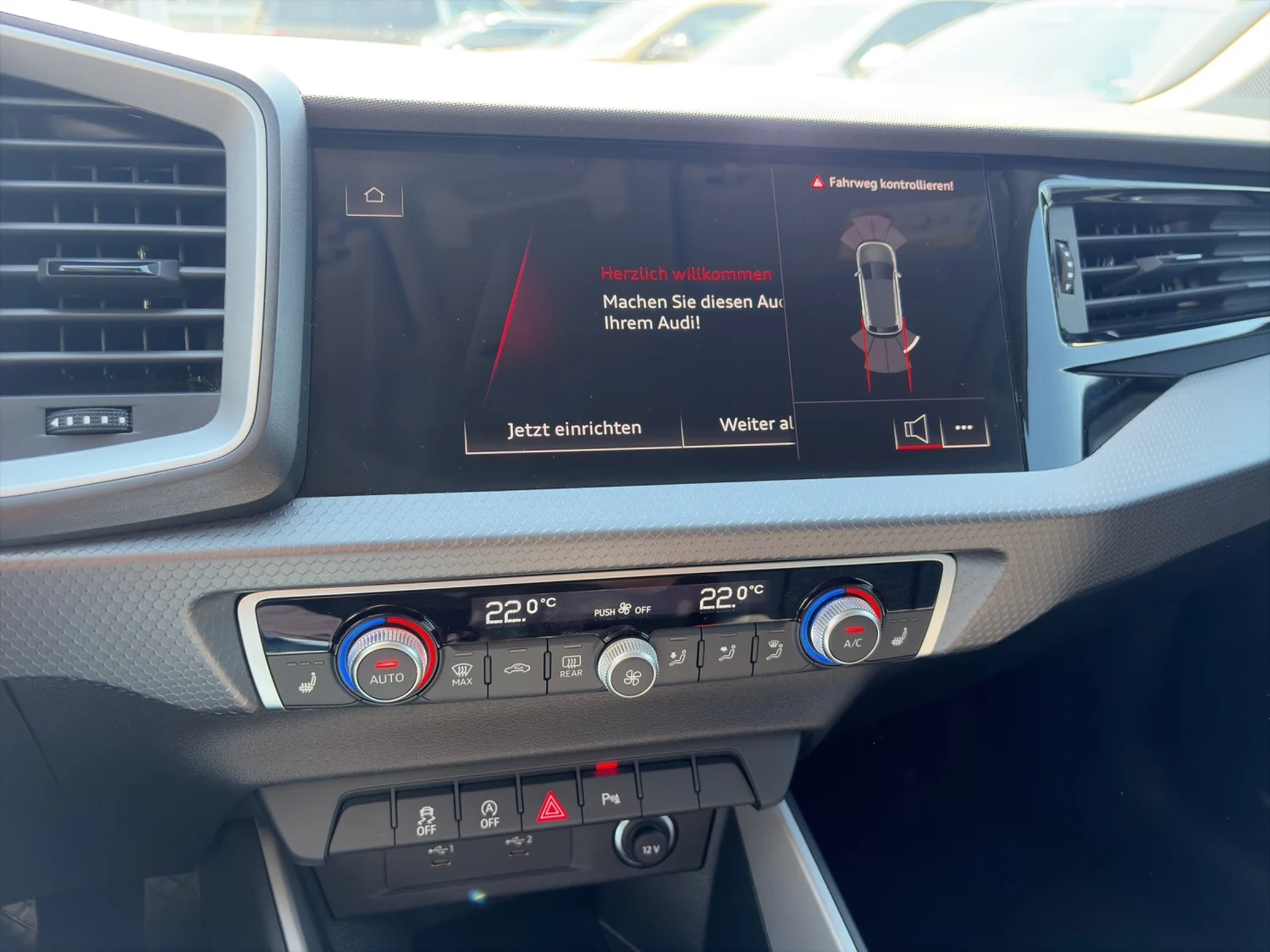 Bild eines Audi A1 allstreet 30 TFSI