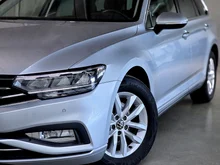 VW Passat Variant Business in silber - metallic