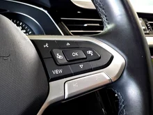 VW Passat Variant Business in silber - metallic