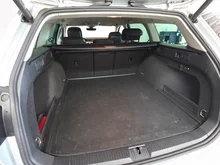 VW Passat Variant Business in silber - metallic