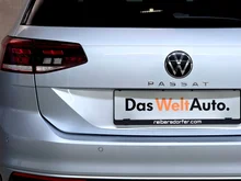 VW Passat Variant Business in silber - metallic