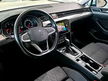VW Passat Variant Business in silber - metallic