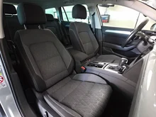 VW Passat Variant Business in silber - metallic